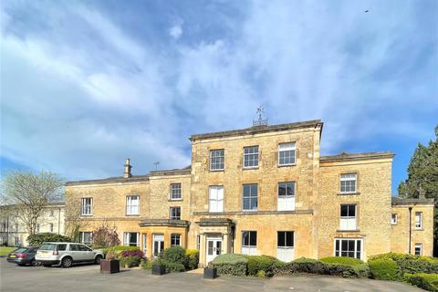 2 bedroom apartment to rent, Chesterton House, Viners Close, Cirencester, GL7