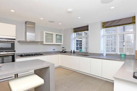 3 bedroom flat to rent, Porchester Gardens, Bayswater, W2
