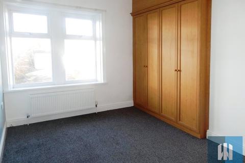 3 bedroom terraced house to rent, Westgate, Almondbury, Huddersfield, HD5