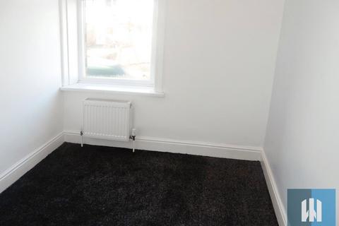 3 bedroom terraced house to rent, Westgate, Almondbury, Huddersfield, HD5