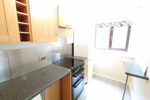 2 bedroom property to rent, Bader Close, Kenley