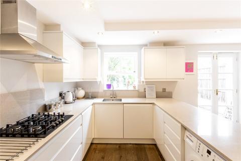 5 bedroom terraced house to rent, Carlisle Place, London, N11