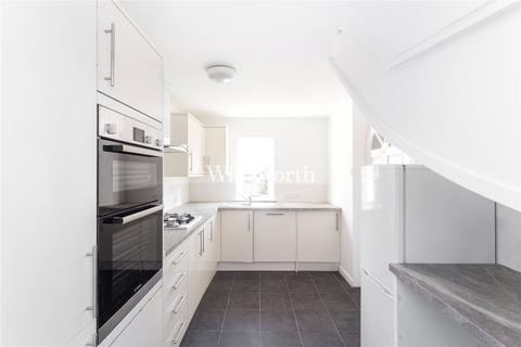 2 bedroom detached house to rent, Derwent Road, London, N13