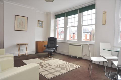 2 bedroom apartment to rent, Devonshire Road, London, N13