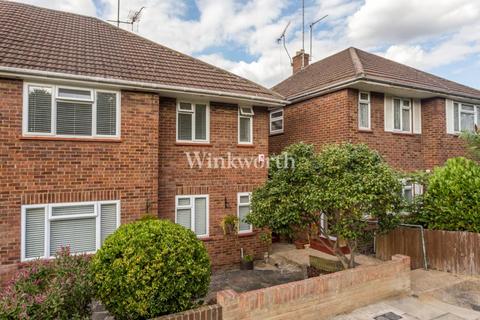 2 bedroom apartment to rent, The Vale, London, N14