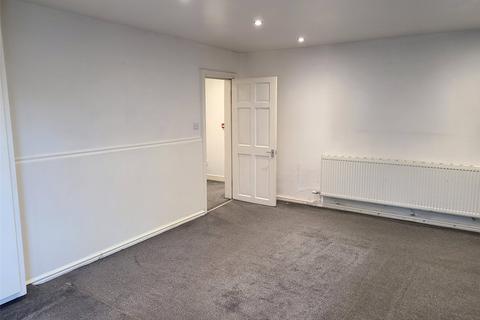 1 bedroom apartment to rent, West Park Street, Dewsbury, WF13