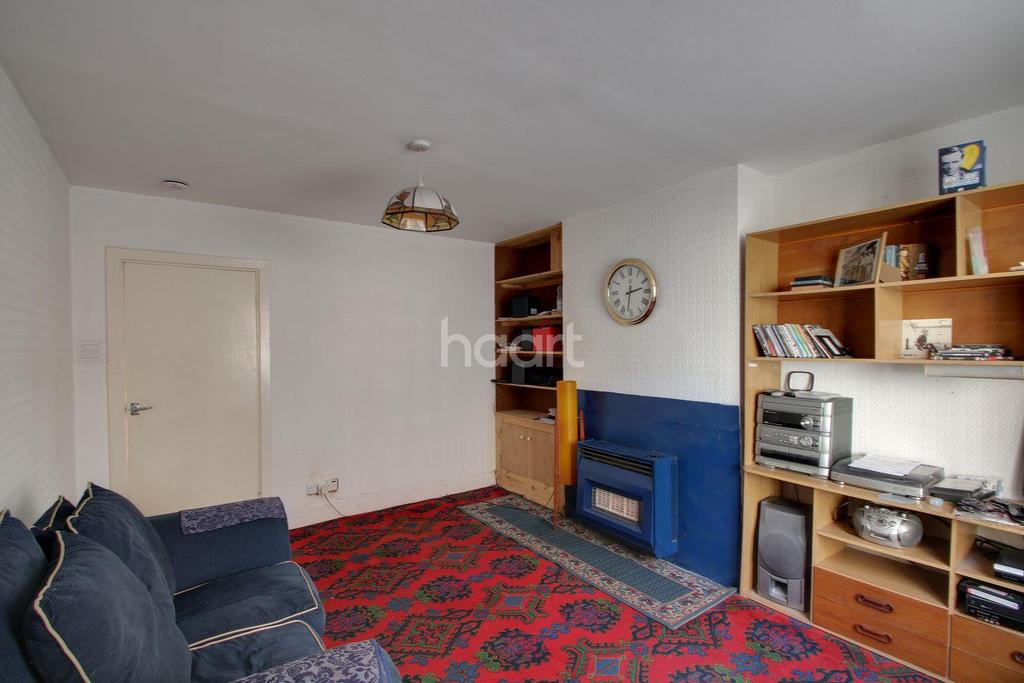 Cliff Road, Nottingham, NG1 3 bed end of terrace house £150,000