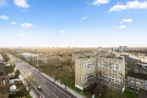 3 bedroom penthouse to rent, Boydell Court, St Johns Wood Park