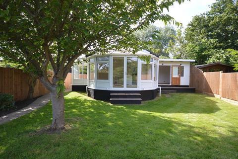 2 bedroom detached bungalow to rent, Parke Road, Sunbury-on-Thames