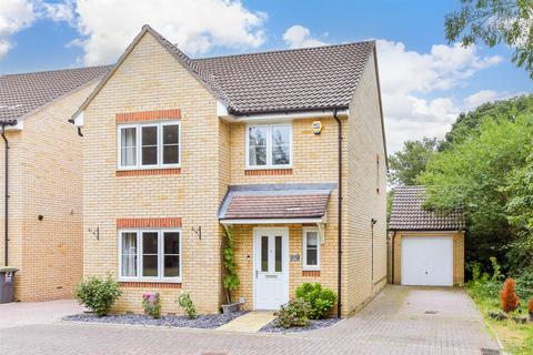 4 bedroom detached house for sale, Pipits Close, Havant, Hampshire