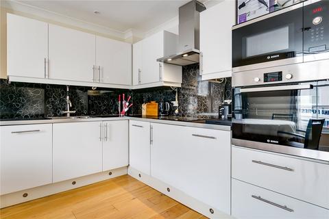 3 bedroom flat to rent, Castelnau, Barnes, London