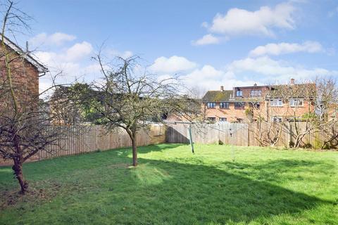 2 bedroom ground floor maisonette for sale, Victor Approach, Hornchurch, Essex