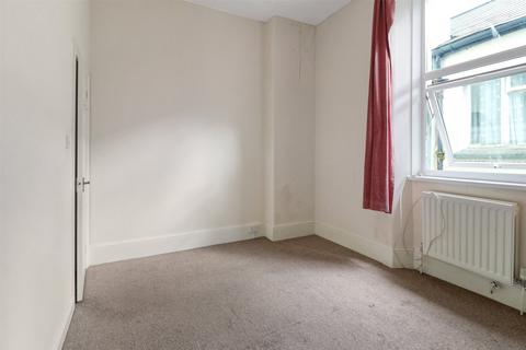 3 bedroom apartment to rent, South Street, Torrington, Devon, EX38