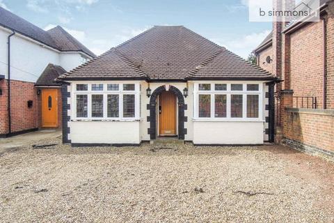 3 bedroom bungalow to rent, LANGLEY ROAD - DETACHED - AVAILABLE Beg Feb