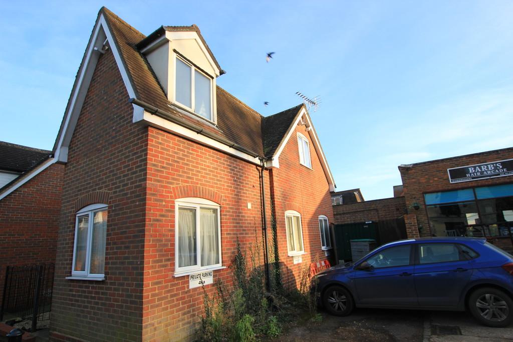 High Street, Stevenage 1 bed detached house £995 pcm (£230 pw)