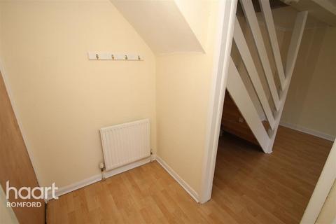 1 bedroom apartment to rent, Whalebone Avenue, Romford