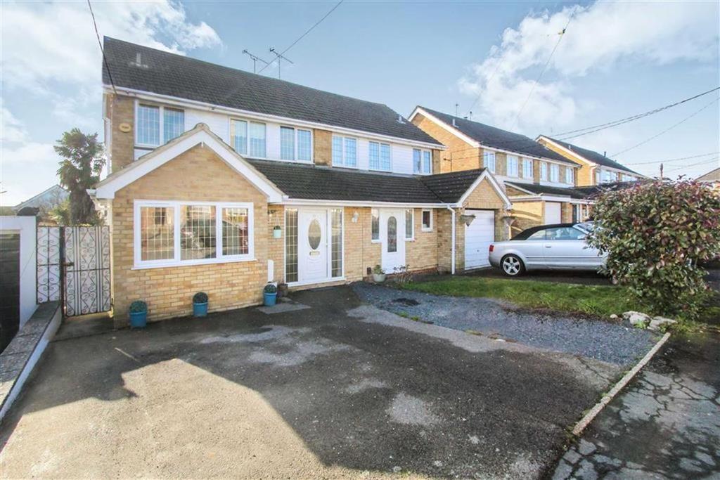 Belmont Avenue, Wickford, Essex 3 bed semidetached house £365,000