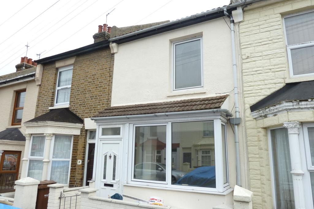 Albany Road Gillingham ME7 3 bed semidetached house £800 pcm (£185 pw)