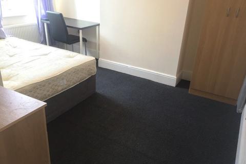 1 bedroom in a house share to rent, Goulden St, Salford, Manchester M6