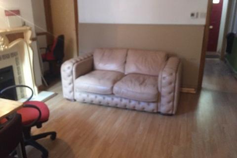 2 bedroom terraced house to rent, Keswick Grove , Salford, Manchester M6
