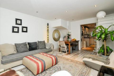 3 bedroom house to rent, Noble Mews, Stoke Newington, London, N16
