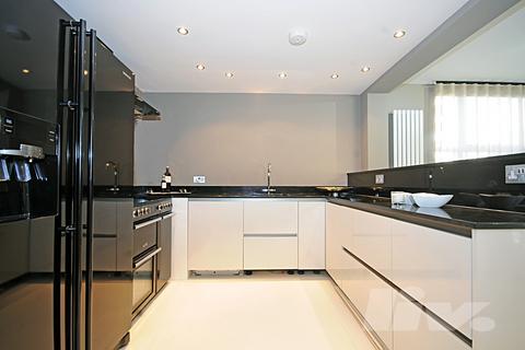 3 bedroom apartment to rent, St Johns Wood Park, London NW8