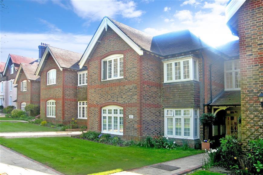 Batworth Park, Crossbush, Arundel, West Sussex 2 bed apartment £215,000