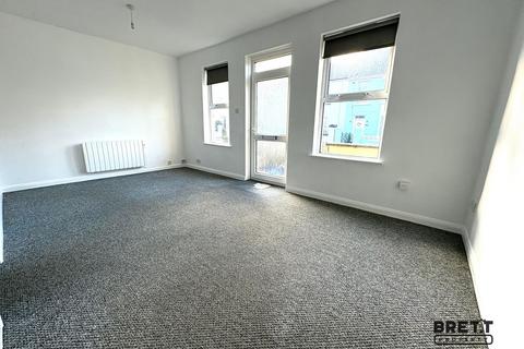 1 bedroom ground floor flat to rent, Flat 4, 9-17 Waterloo Road, Hakin, Milford Haven SA73 3PB