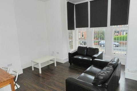 2 bedroom flat to rent, Clarendon Road, Leeds