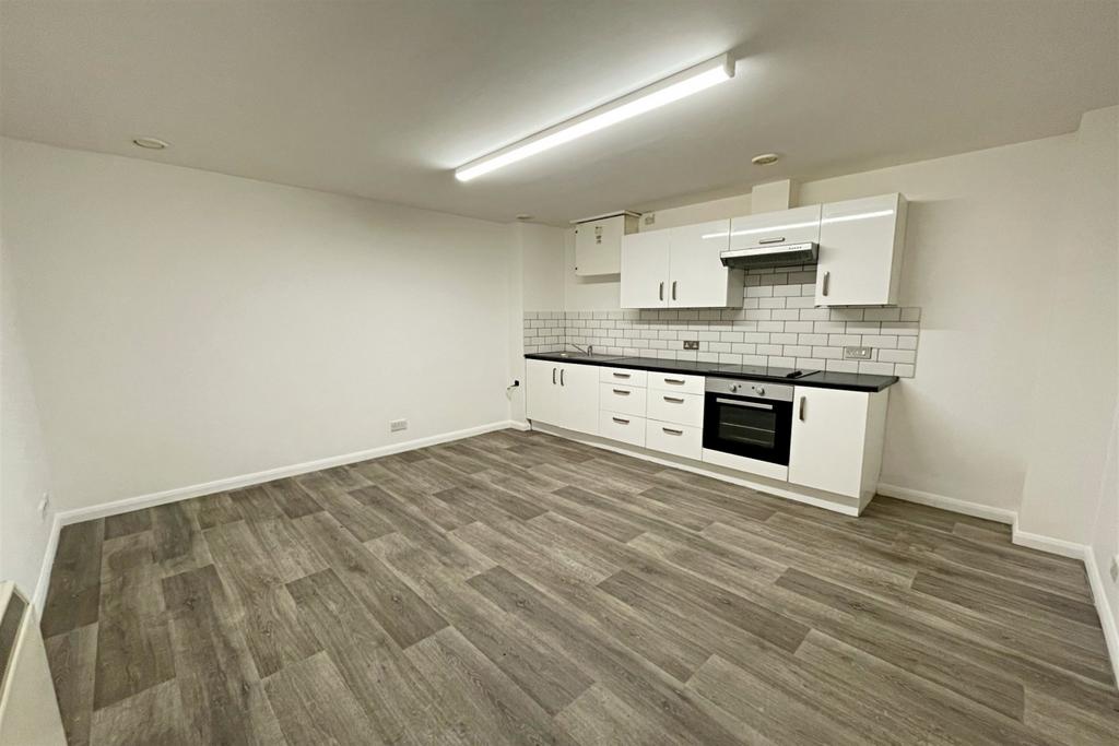 Apartment in Bournemouth - View 2