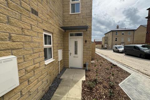 4 bedroom semi-detached house to rent, Orchid Rise, Leeds, West Yorkshire, LS14