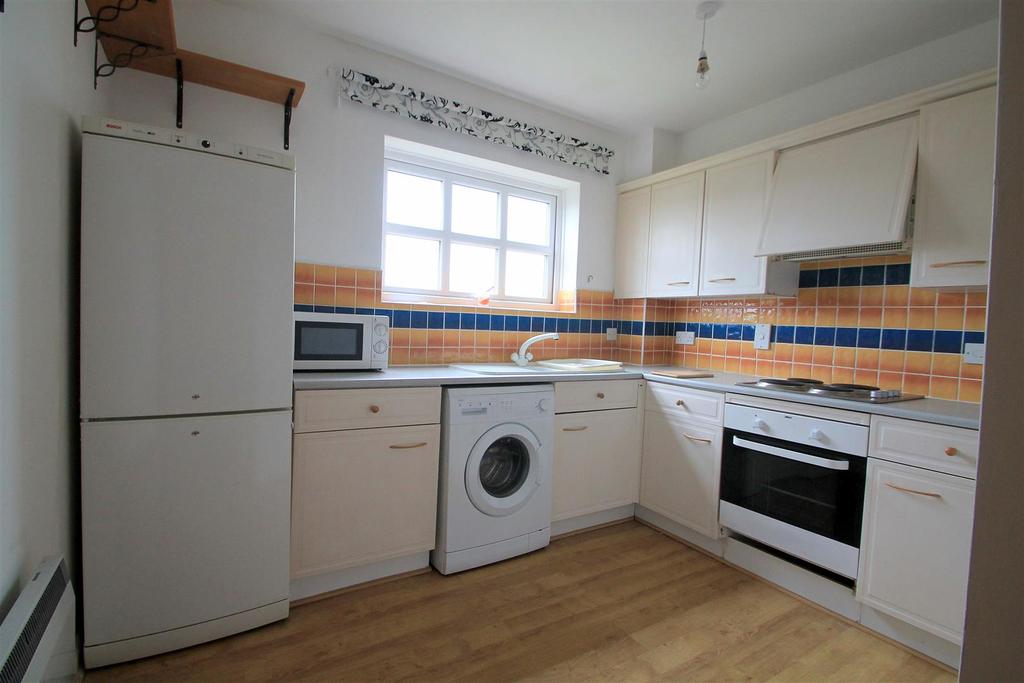 Emerald Quay, ShorehamBySea 2 bed apartment £900 pcm (£208 pw)