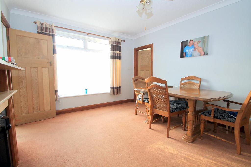 Middle Road, ShorehamBySea 2 bed semidetached bungalow £1,050 pcm