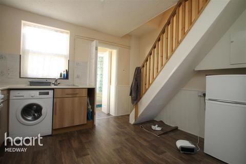 2 bedroom terraced house to rent, James Street, Gillingham