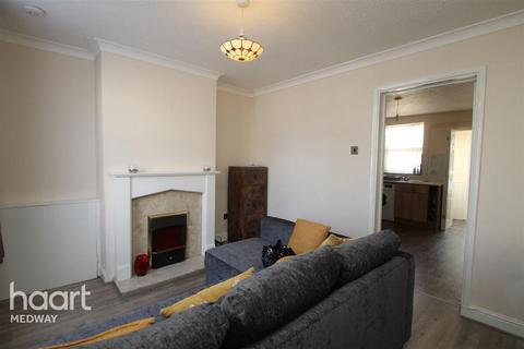 2 bedroom terraced house to rent, James Street, Gillingham