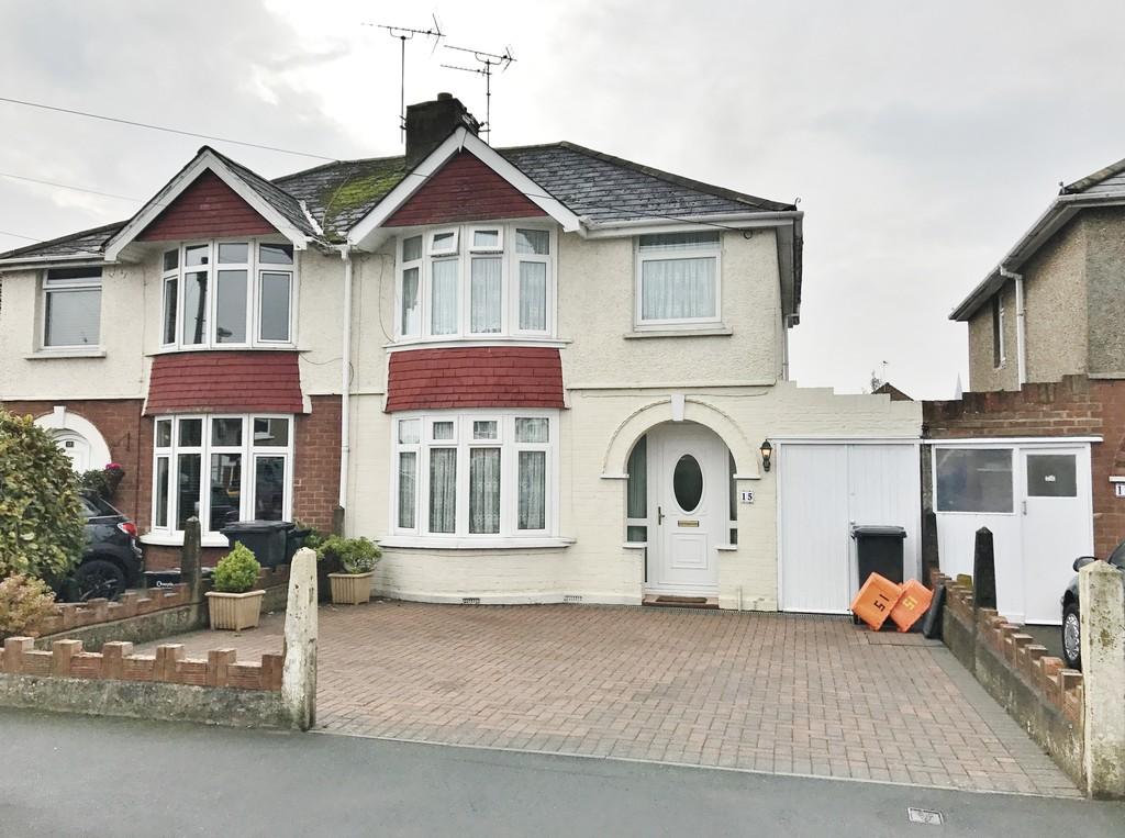 Bampton Grove, Swindon 3 bed semidetached house £250,000