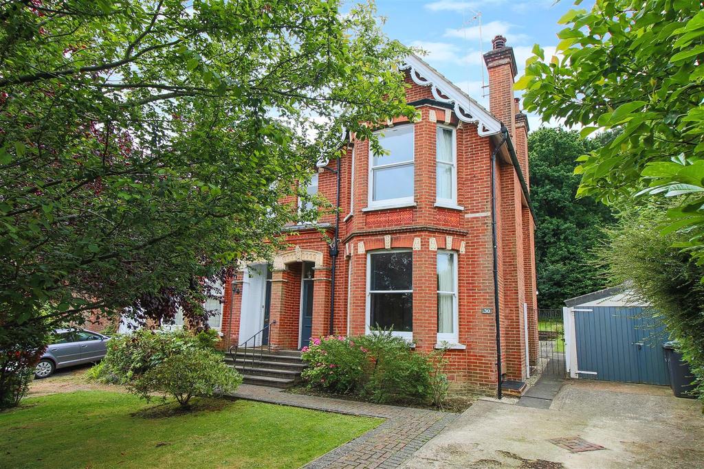 Sydney Road, Haywards Heath 4 bed semidetached house £725,000