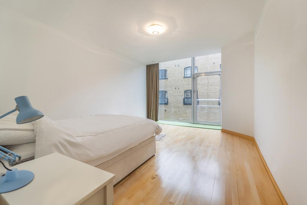 Bedroom . 4