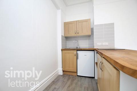 Studio to rent, Lorna Road, Hove