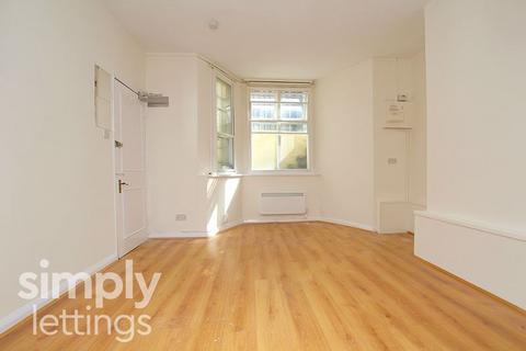 Studio to rent, College Road, Brighton