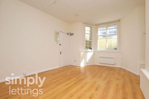 Studio to rent, College Road, Brighton