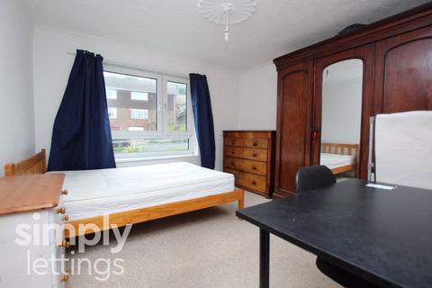 3 bedroom flat to rent, Dartmouth Crescent, Brighton