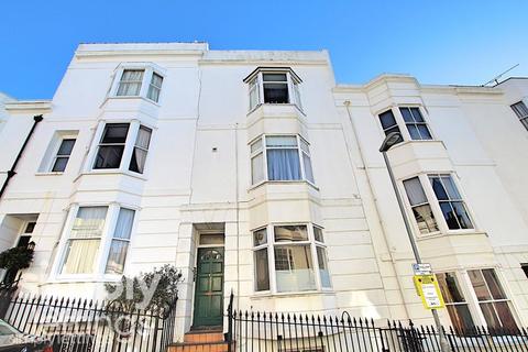 Studio to rent, Montpelier Street, Brighton