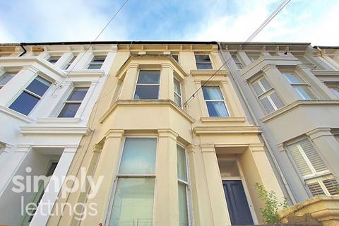 Studio to rent, Walpole Terrace, Brighton