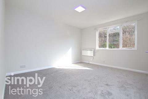 Studio to rent, Walpole Terrace, Brighton