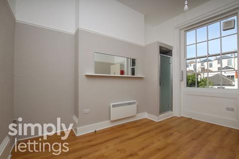 Studio to rent, Lansdowne Place, Hove