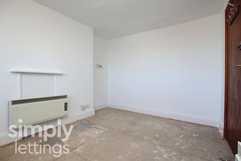 Studio to rent, Lower Rock Gardens, Brighton