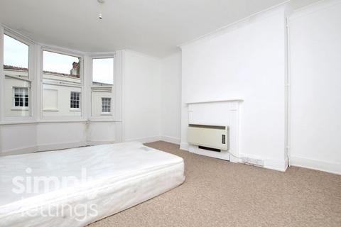 Studio to rent, Devonshire Place, Brighton