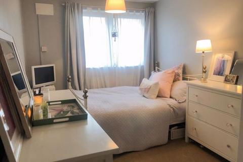 2 bedroom apartment to rent, Albert Bridge Road, Battersea - SW11