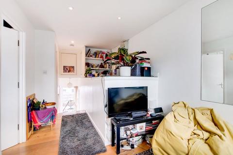 1 bedroom apartment to rent, Battersea Park Road, Battersea SW8